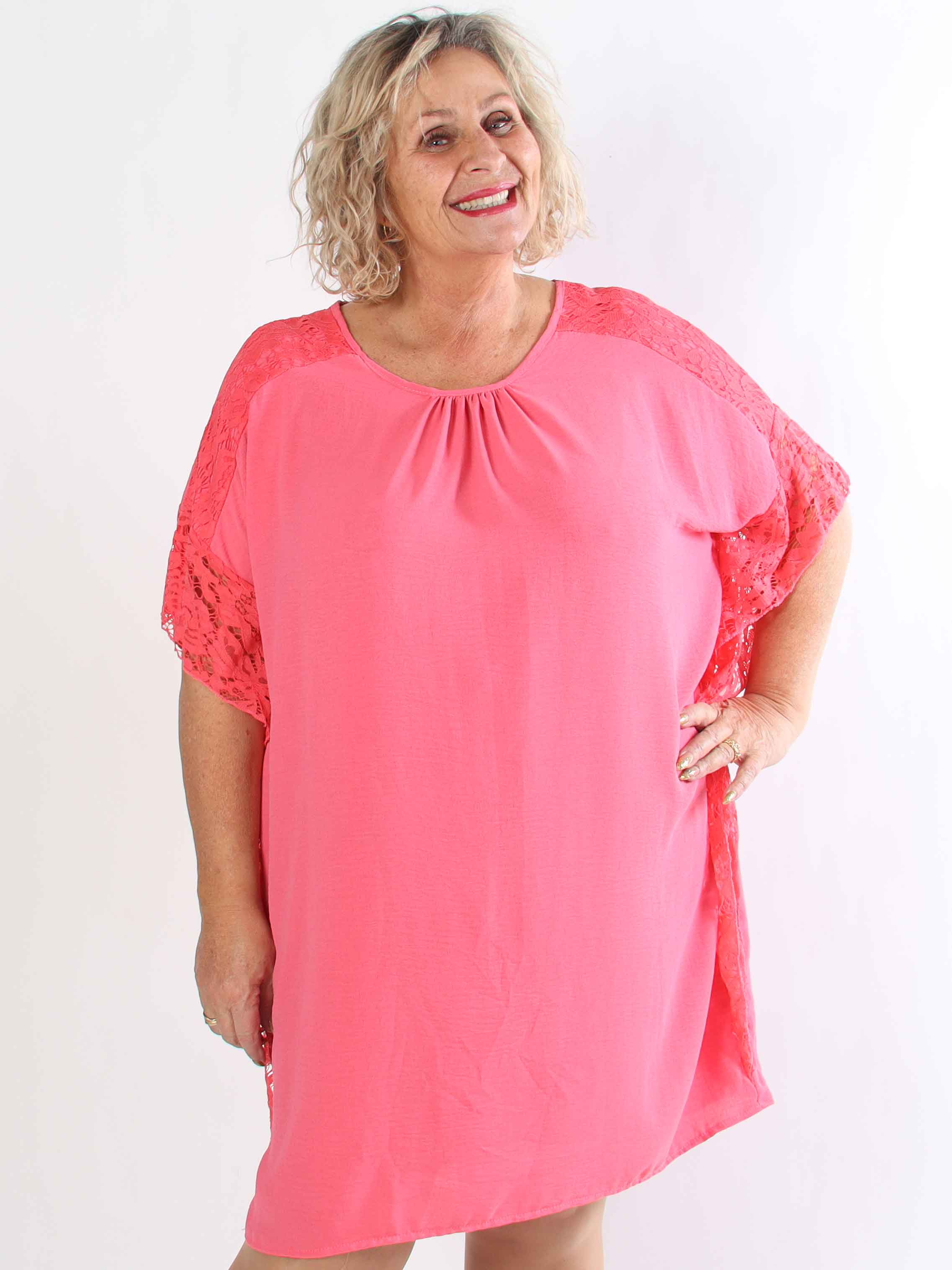 Frazzine - Plus size kjole i løs pasform med blondekant